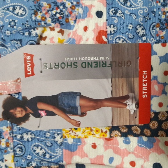 NWT "Levi's" Girlfriend Shorts Girls Size 16 Regular - Picture 2 of 5
